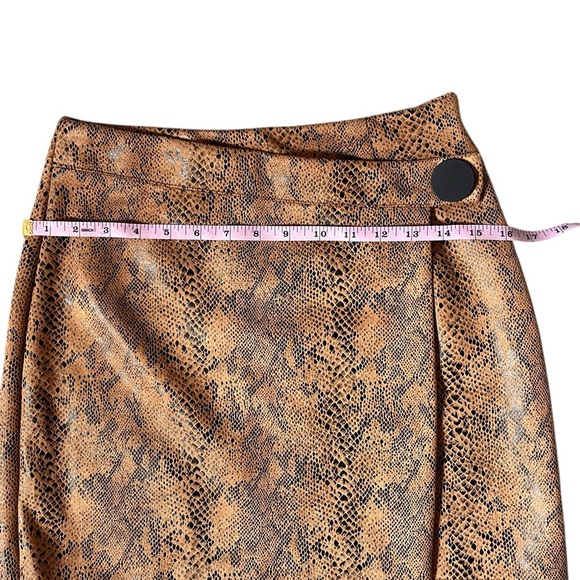 Brown and Tan Faux Suede Snakeskin Wrap Mini Skirt Size Medium - Picture 4 of 4